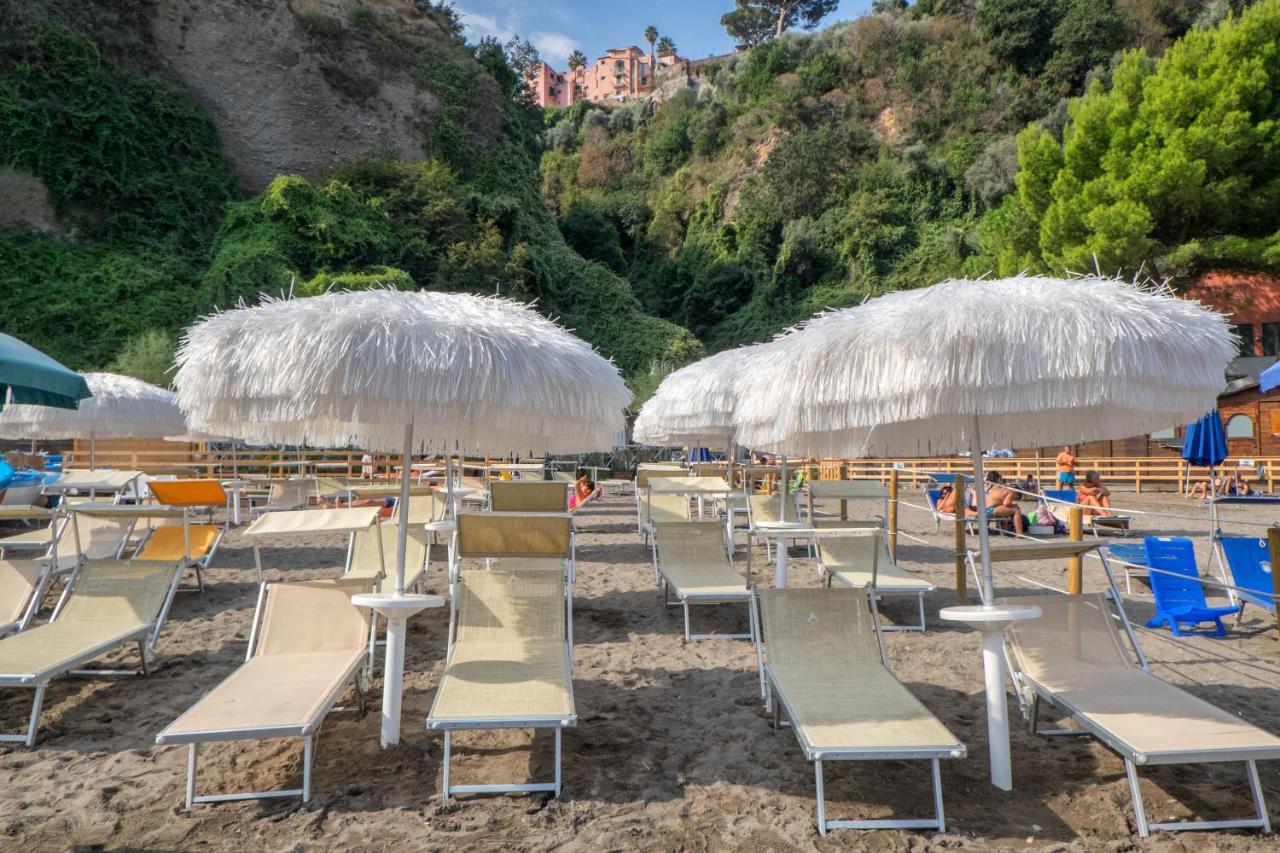 Hotel Oriente Vico Equense Bagian luar foto