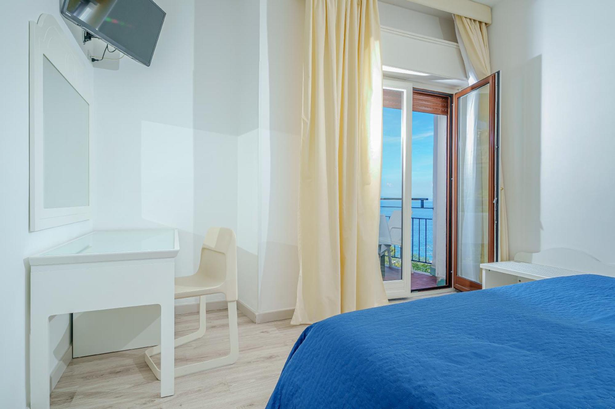 Hotel Oriente Vico Equense Bagian luar foto